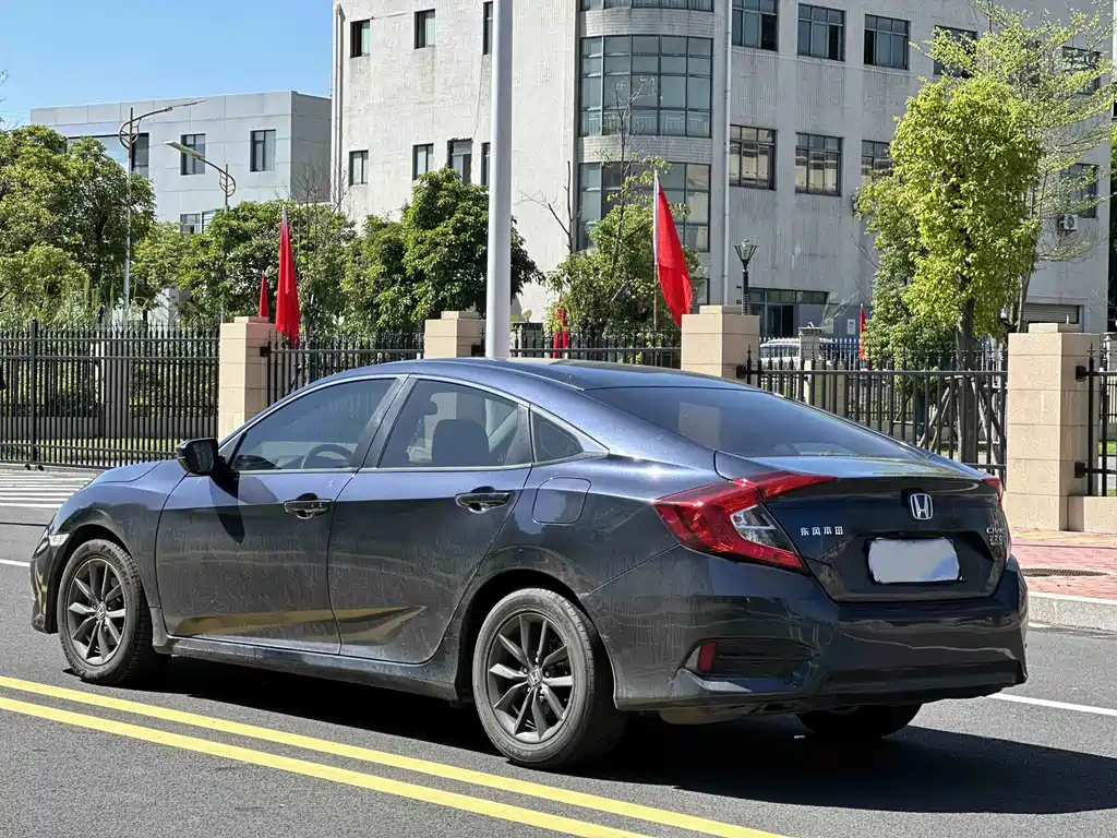 Honda Civic — миниатюра 7