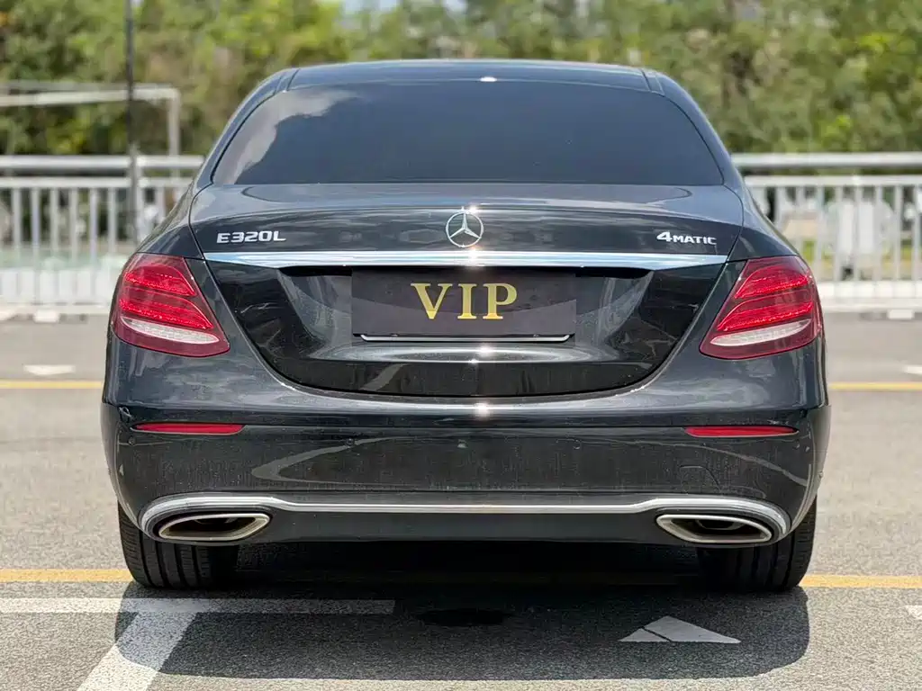 Mercedes-Benz E-Class — миниатюра 8