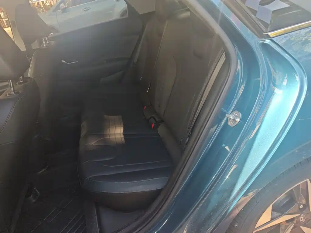 Hyundai Elantra — миниатюра 18