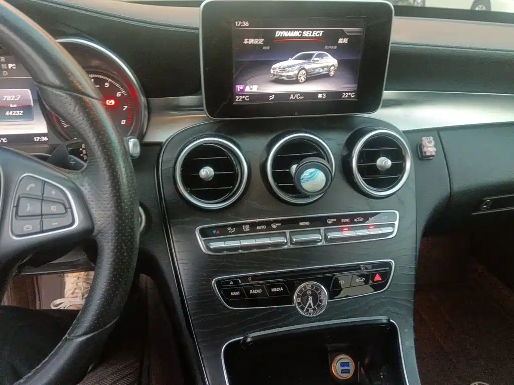 Mercedes-Benz C-Class — миниатюра 14