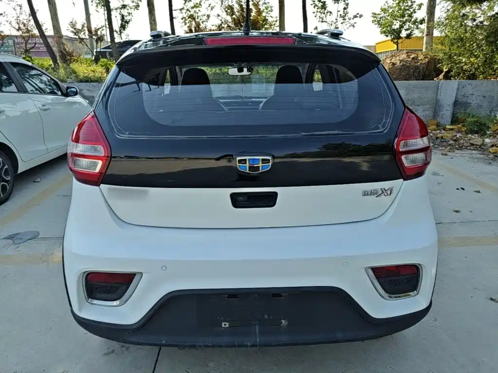 Geely Vision X1 — миниатюра 6