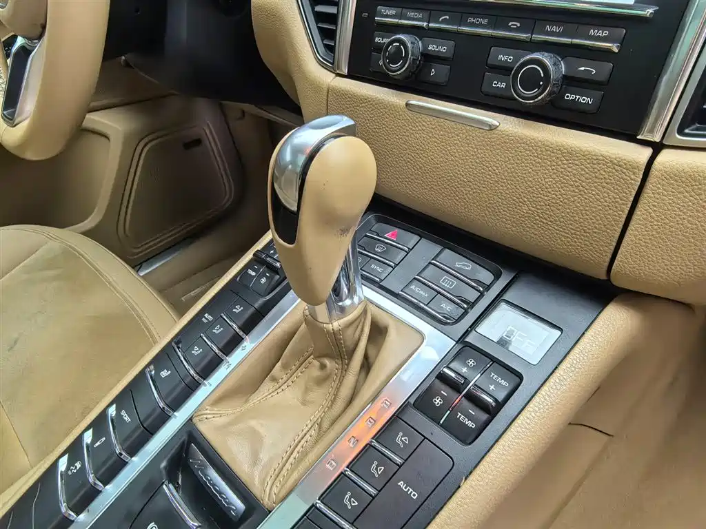 Porsche Macan — миниатюра 12