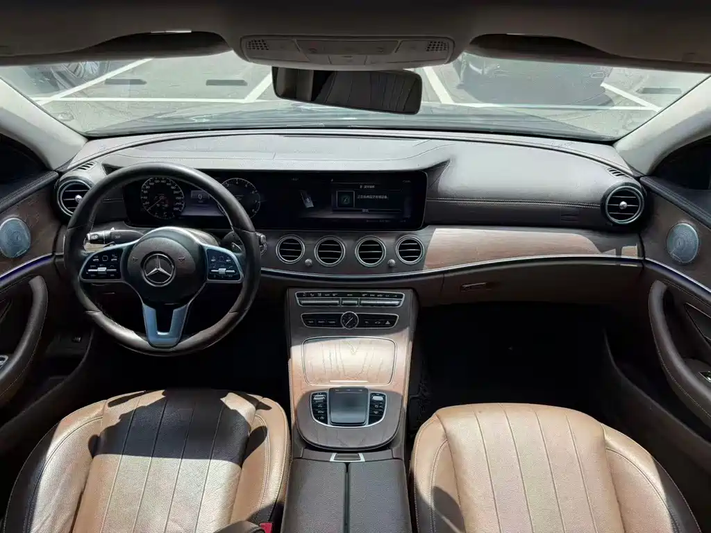 Mercedes-Benz E-Class — миниатюра 5