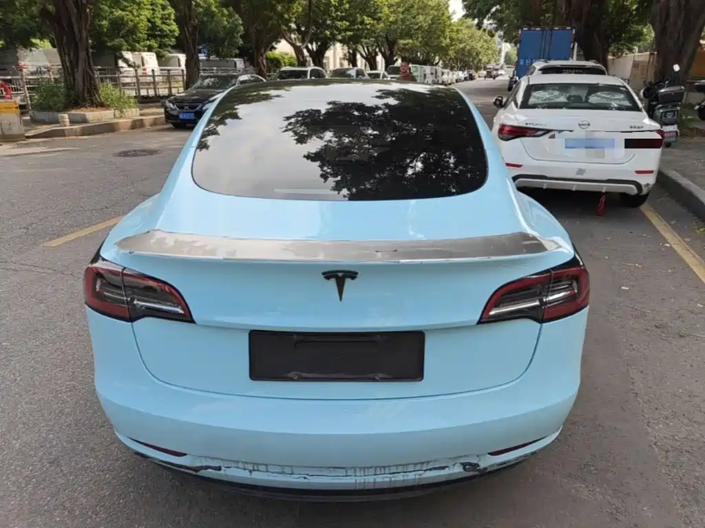 Tesla Model 3 — миниатюра 6