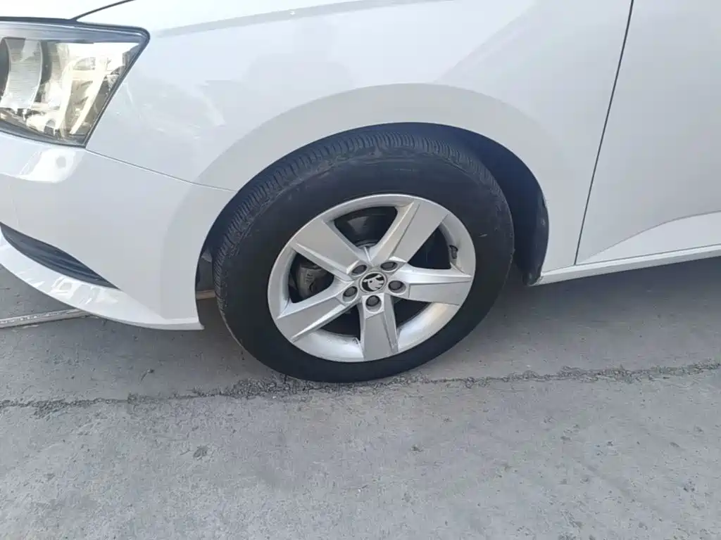 Skoda Fabia — миниатюра 23