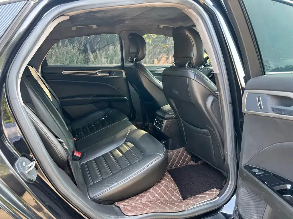Ford Mondeo — миниатюра 13