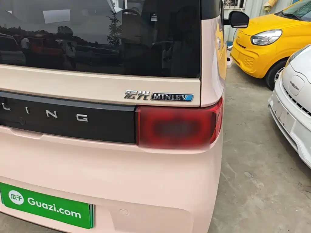 Wuling MINIEV — миниатюра 8