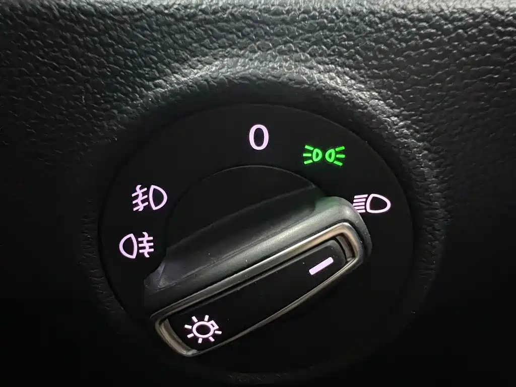 VOLKSWAGEN T ROC EXPLORING SONGS