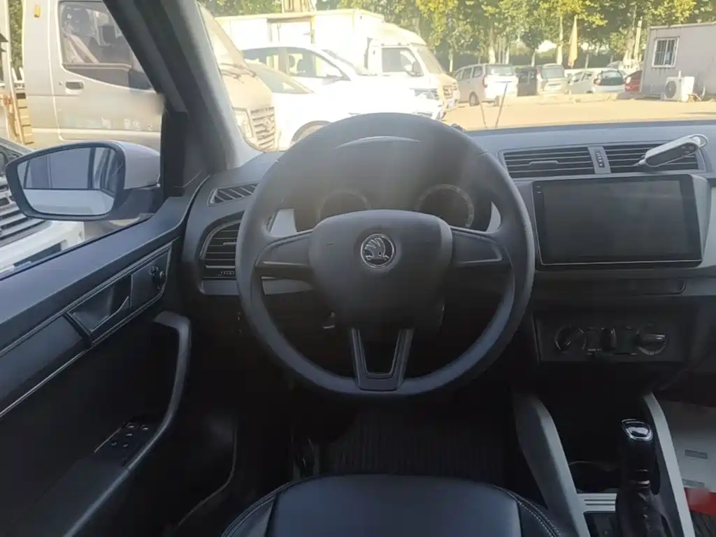 Skoda Fabia — миниатюра 11