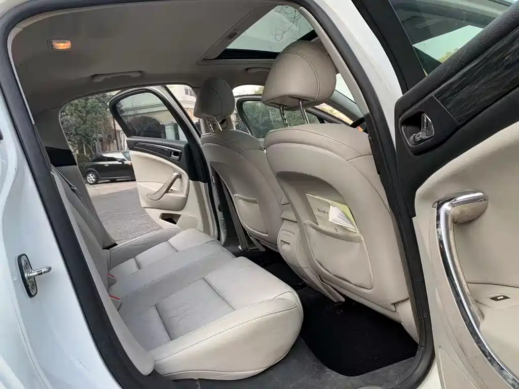 Citroen C5 2011 2.3L AT
