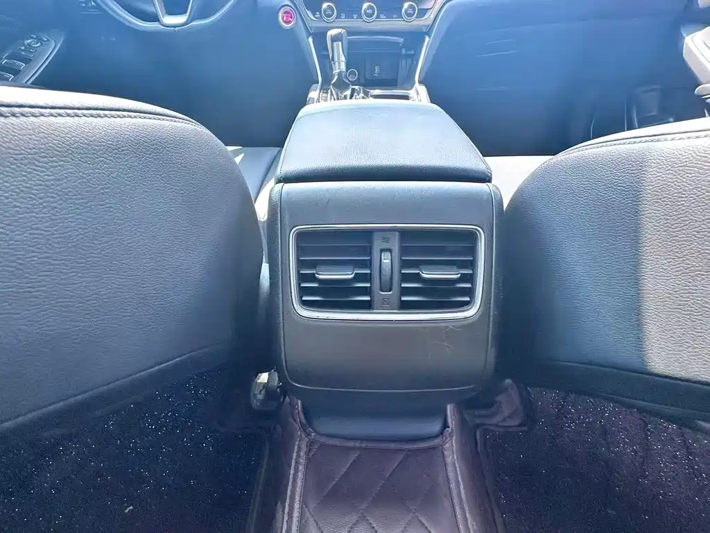 Honda Accord — миниатюра 17