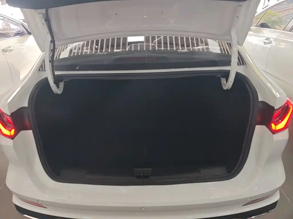 Roewe i5 — миниатюра 19