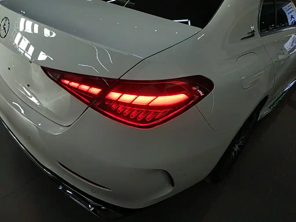 Mercedes-Benz C-Class — миниатюра 8