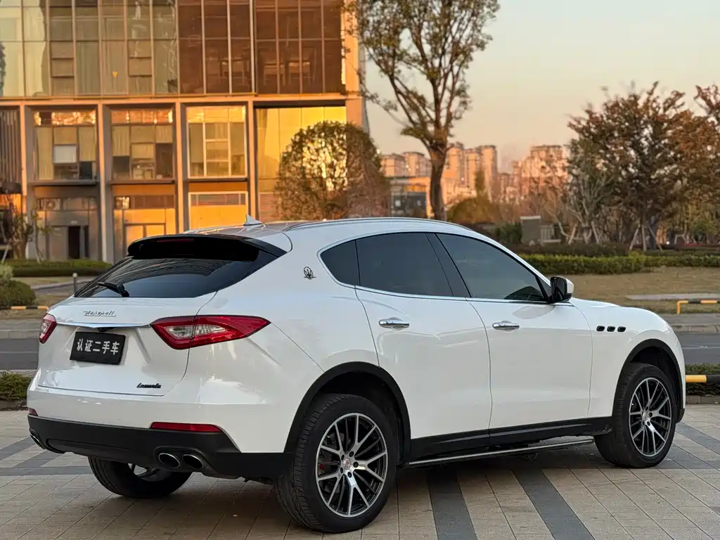 MASERATI LEVANTE