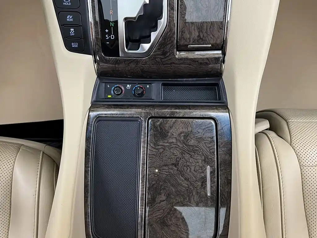 Toyota Vellfire — миниатюра 22