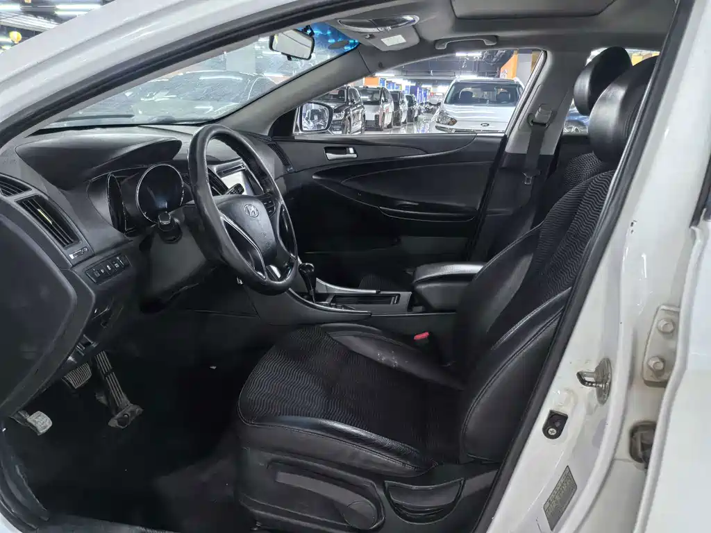 Hyundai Sonata — миниатюра 4