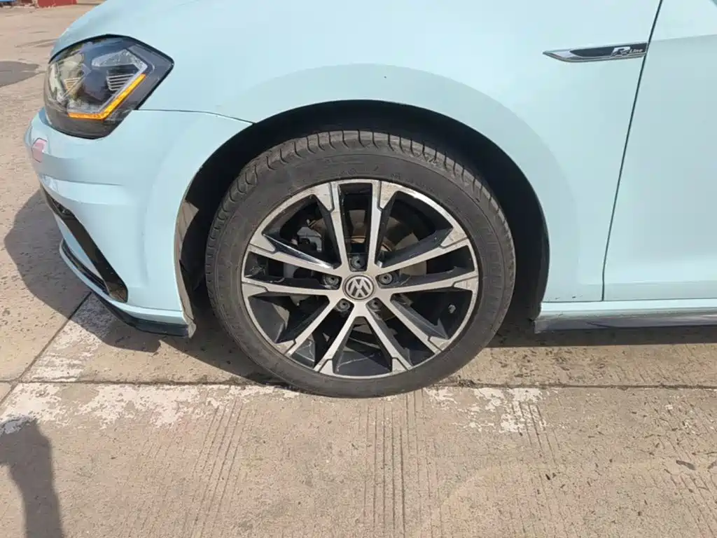 Volkswagen Golf — миниатюра 23