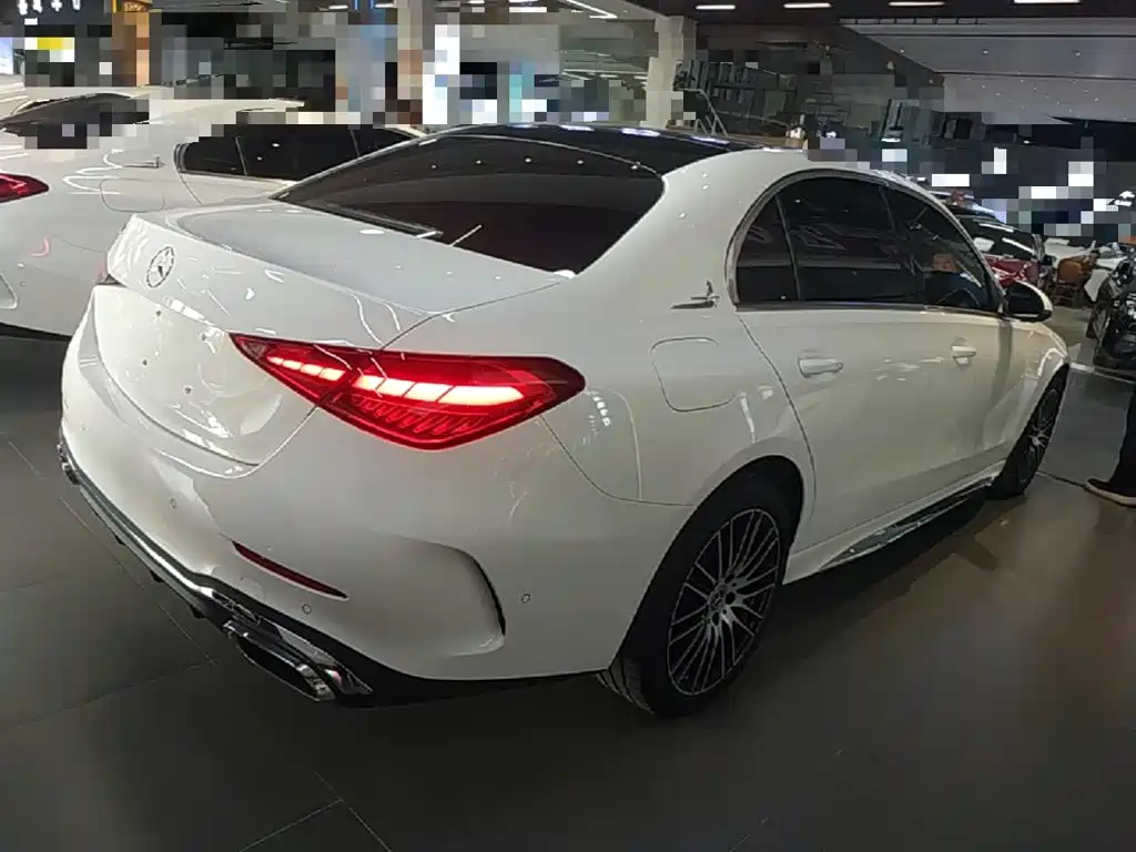 Mercedes-Benz C-Class — миниатюра 7