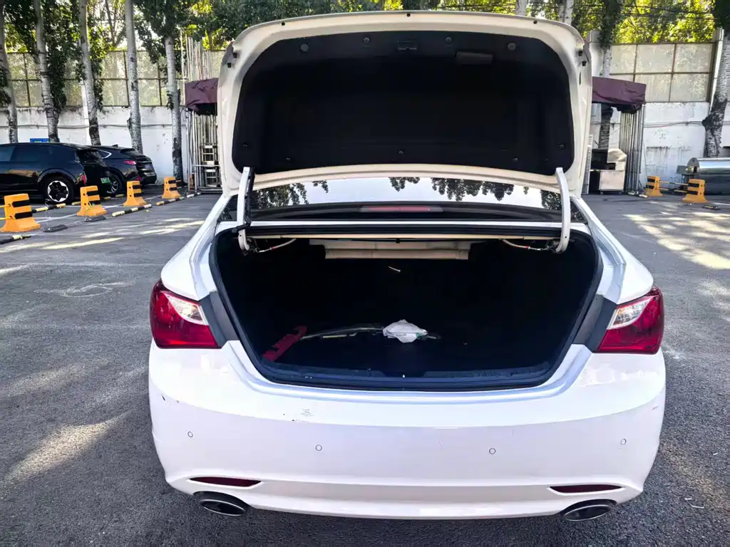 Hyundai Sonata — миниатюра 9