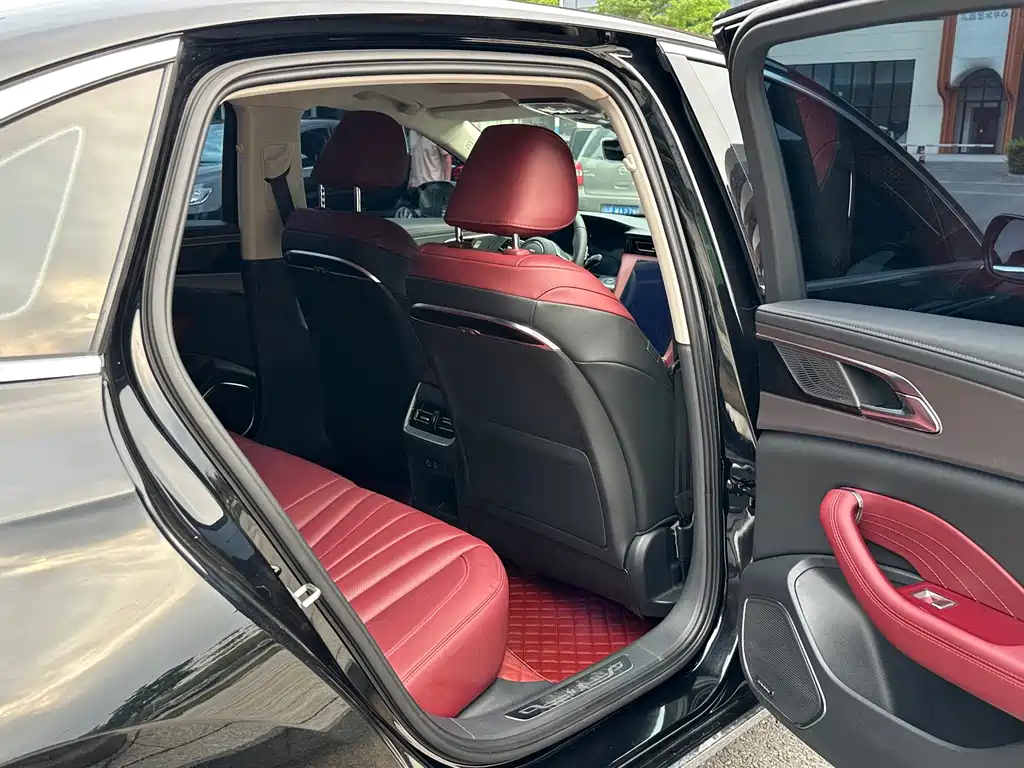 Hongqi Hongqi H5 — миниатюра 12