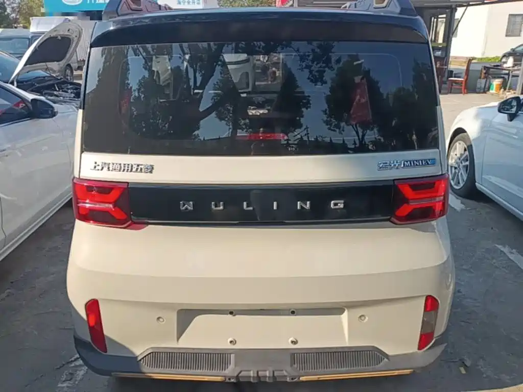 Wuling MINIEV — миниатюра 6