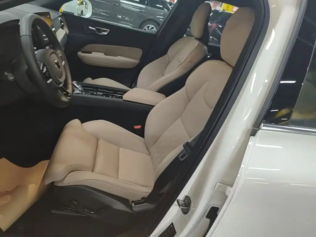 Volvo XC60 — миниатюра 15