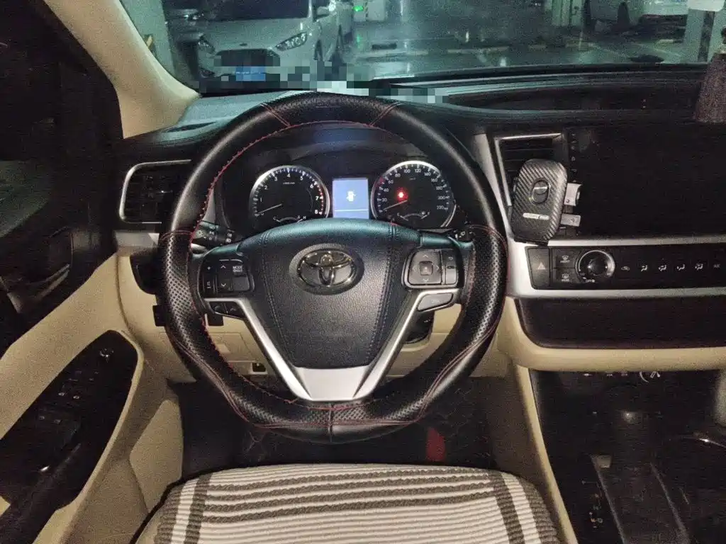Toyota Highlander — миниатюра 6