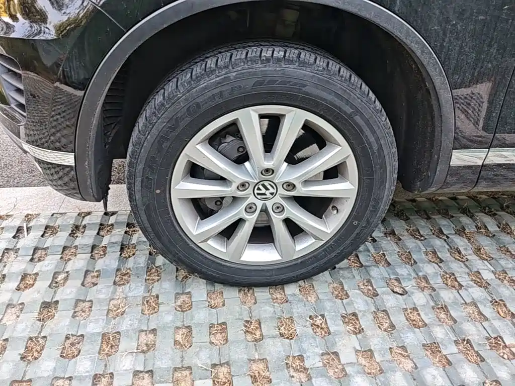 Volkswagen Touareg — миниатюра 23