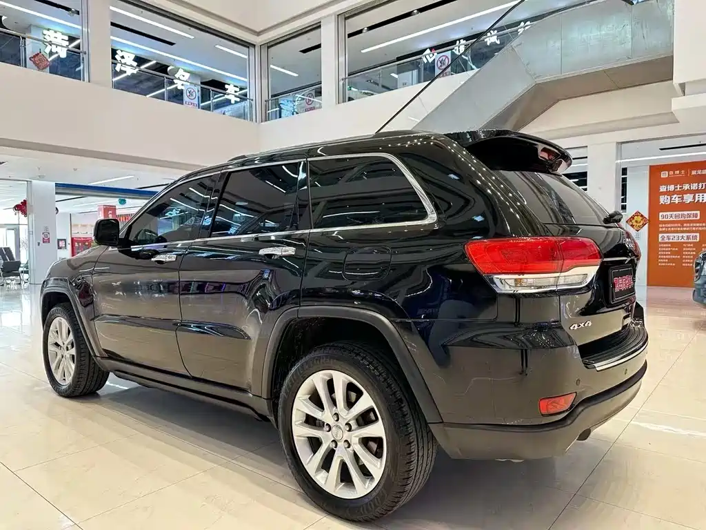 Jeep Grand Cherokee (Import) — миниатюра 9