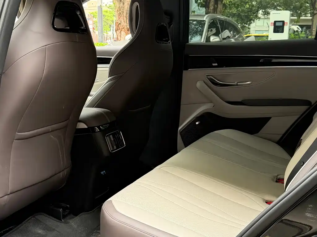BYD PLUS New Energy — миниатюра 6