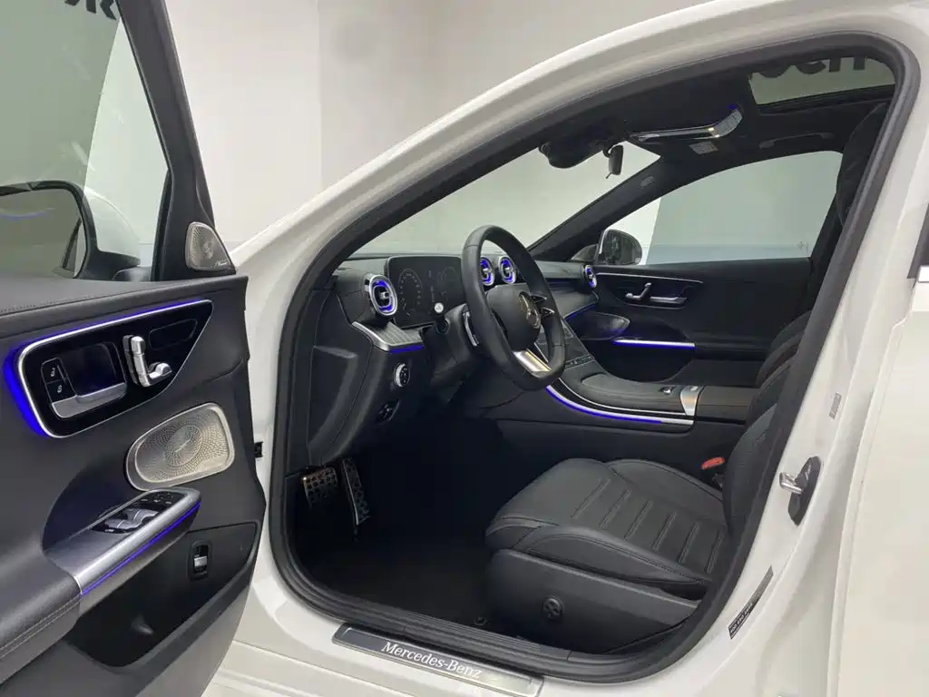 Mercedes-Benz C-Class — миниатюра 17