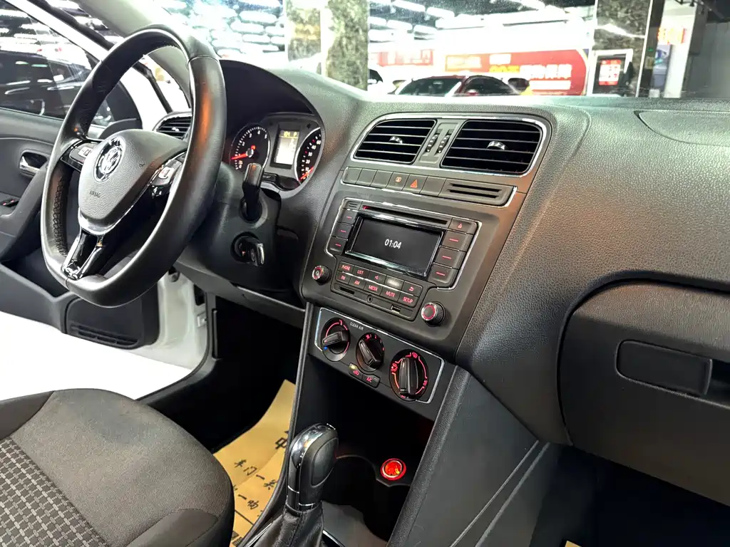 Volkswagen Polo — миниатюра 9