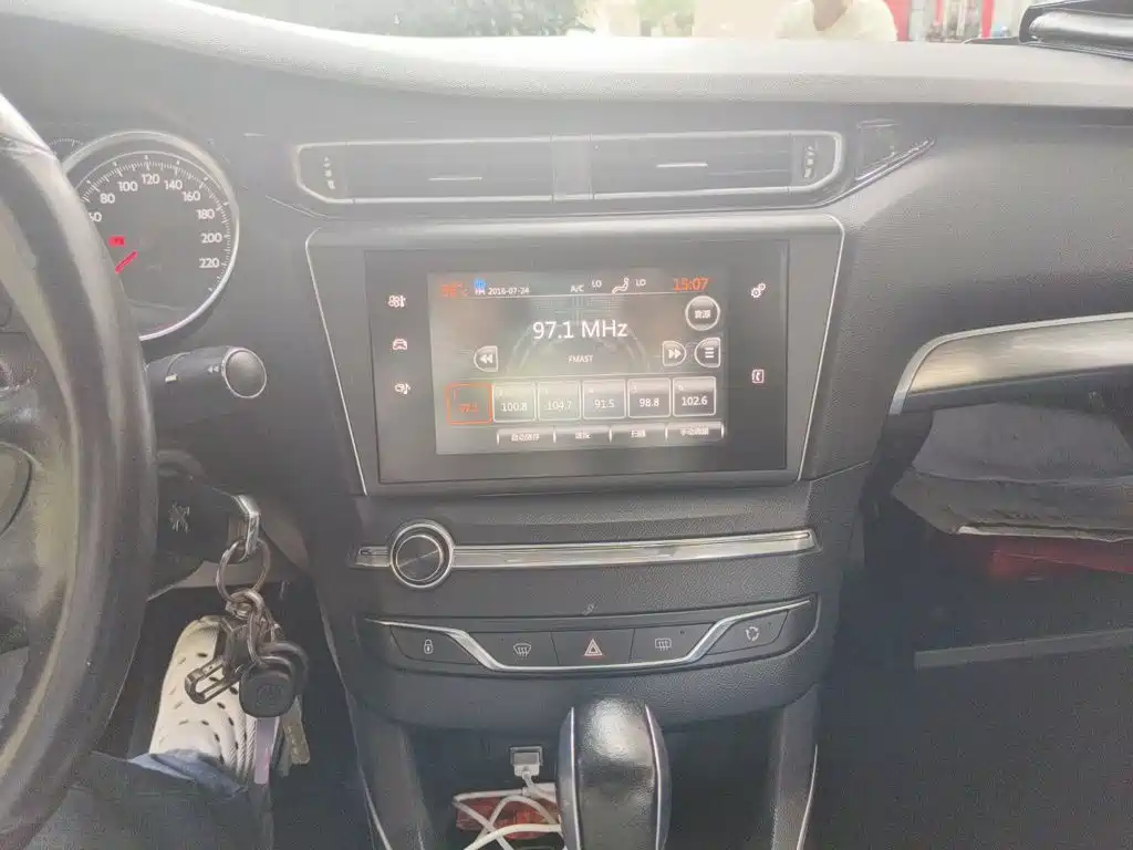 Peugeot 408 — миниатюра 9