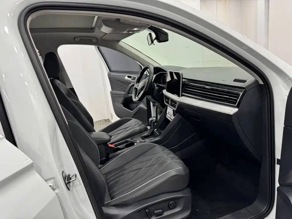 Volkswagen Tiguan L — миниатюра 4