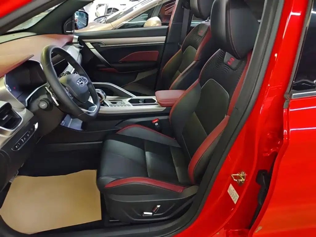Geely Binyue — миниатюра 15
