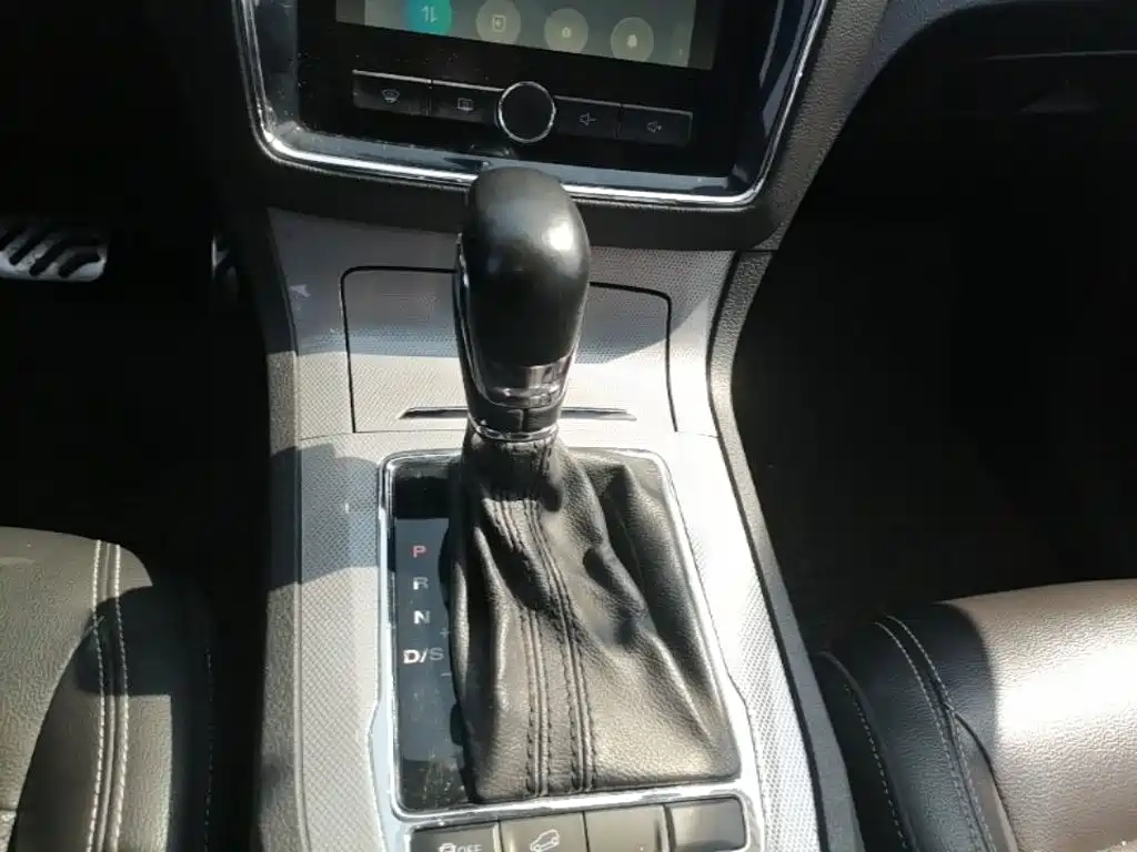 Roewe RX5 — миниатюра 14