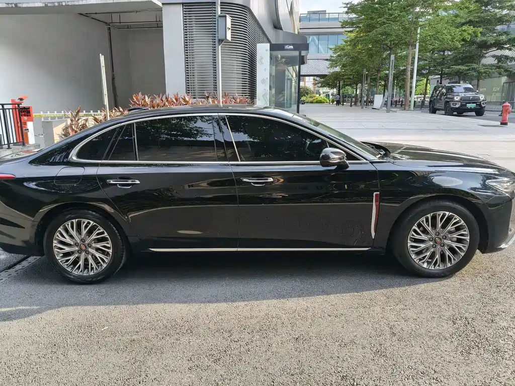 Hongqi Hongqi H5 — миниатюра 4