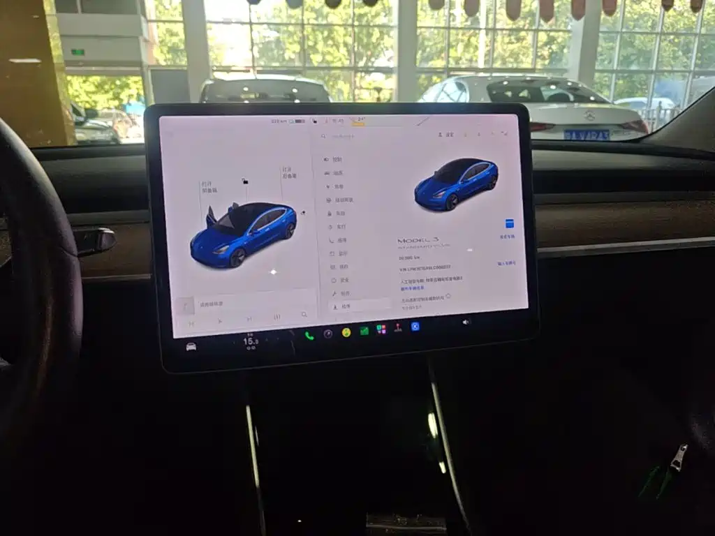 Tesla Model 3 — миниатюра 13