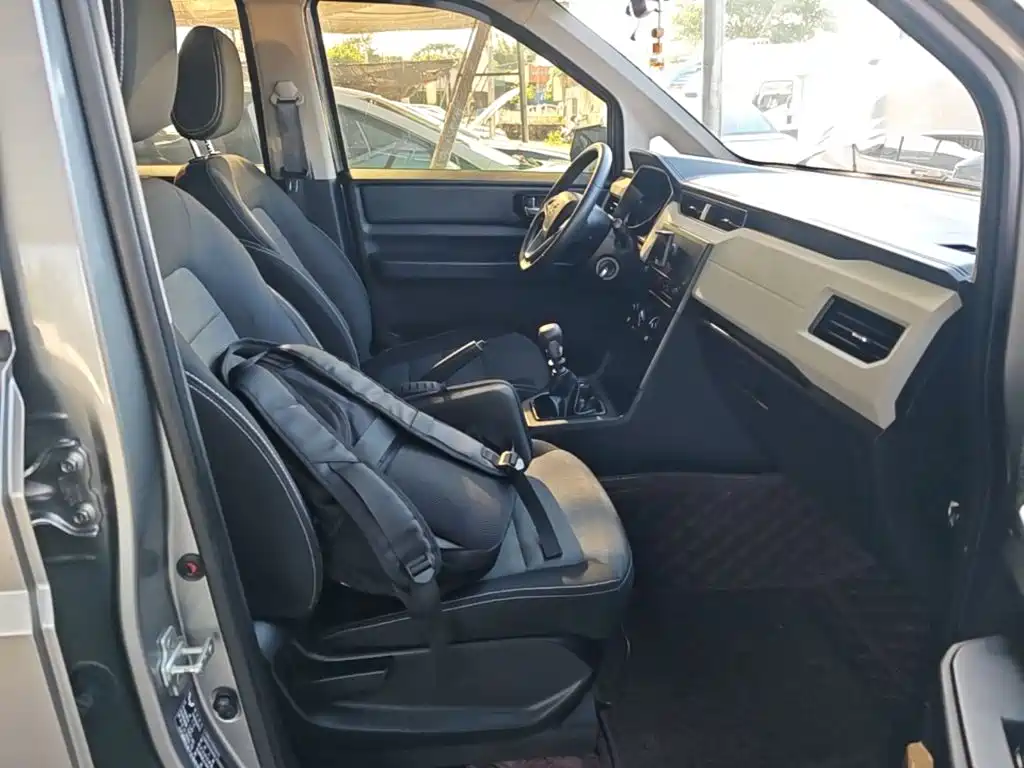 Wuling Hongguang PLUS — миниатюра 25