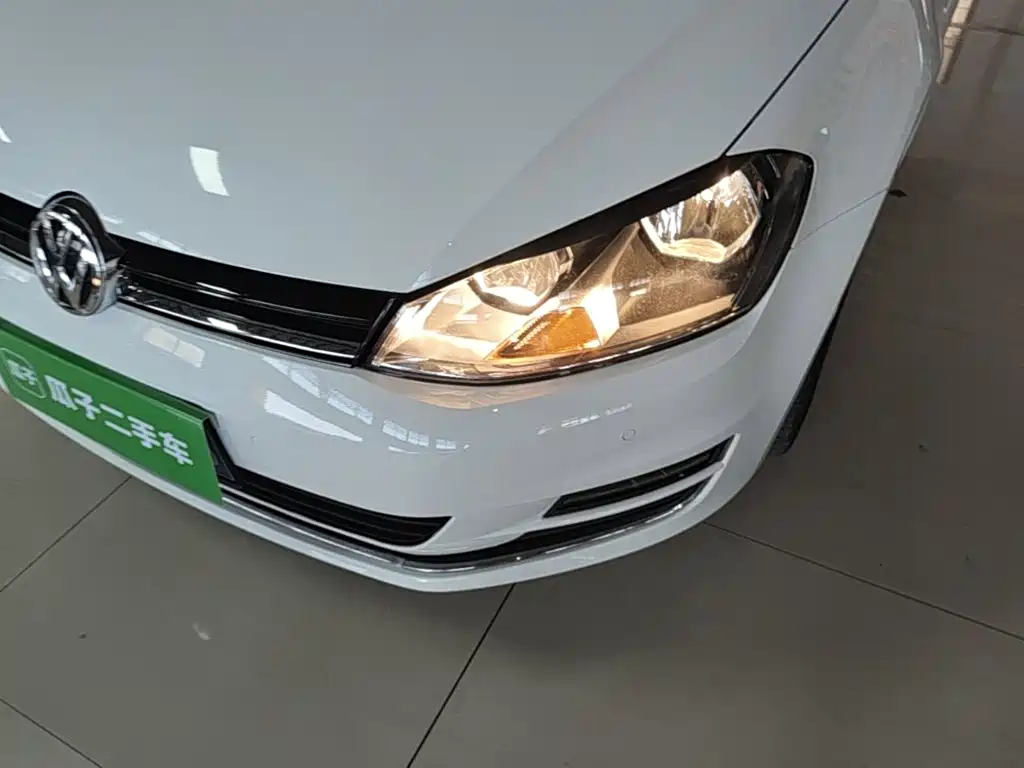 Volkswagen Golf — миниатюра 24