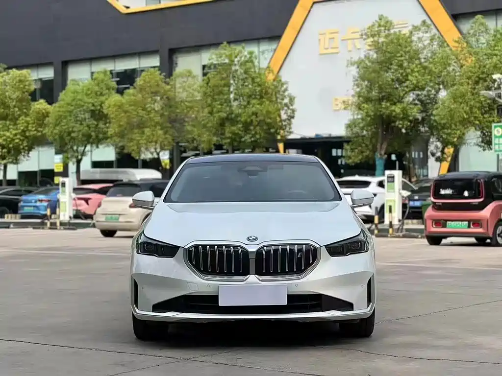 BMW i5 — миниатюра 2