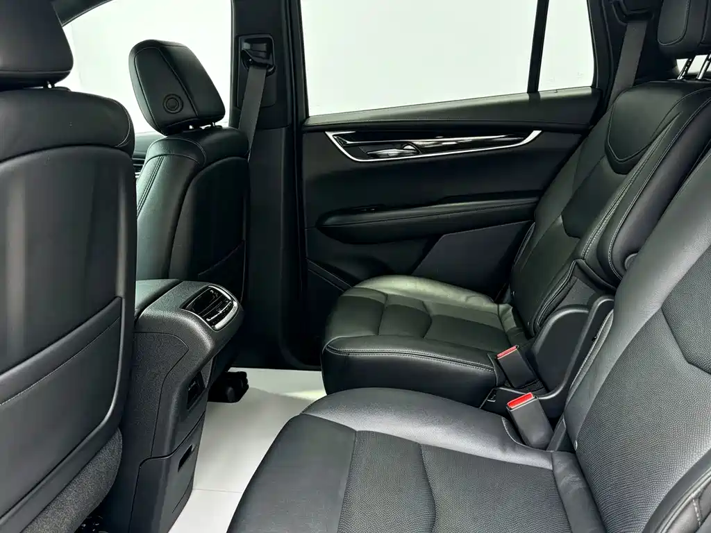 Cadillac XT6 — миниатюра 7