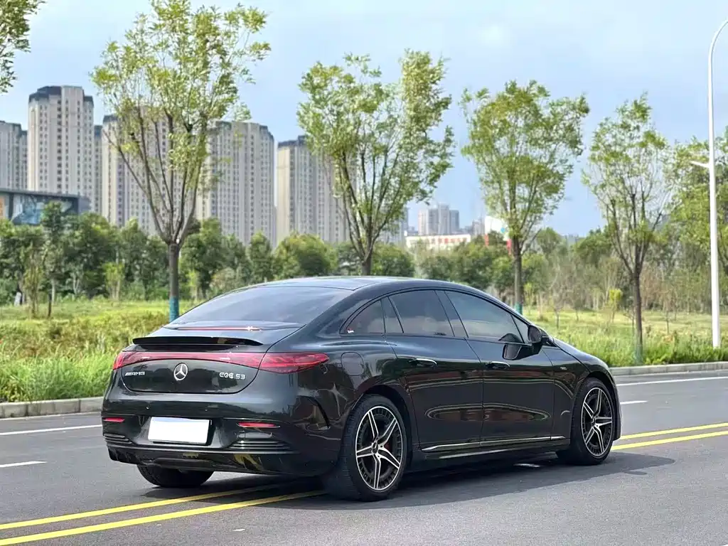 Mercedes-Benz EQE AMG — миниатюра 9