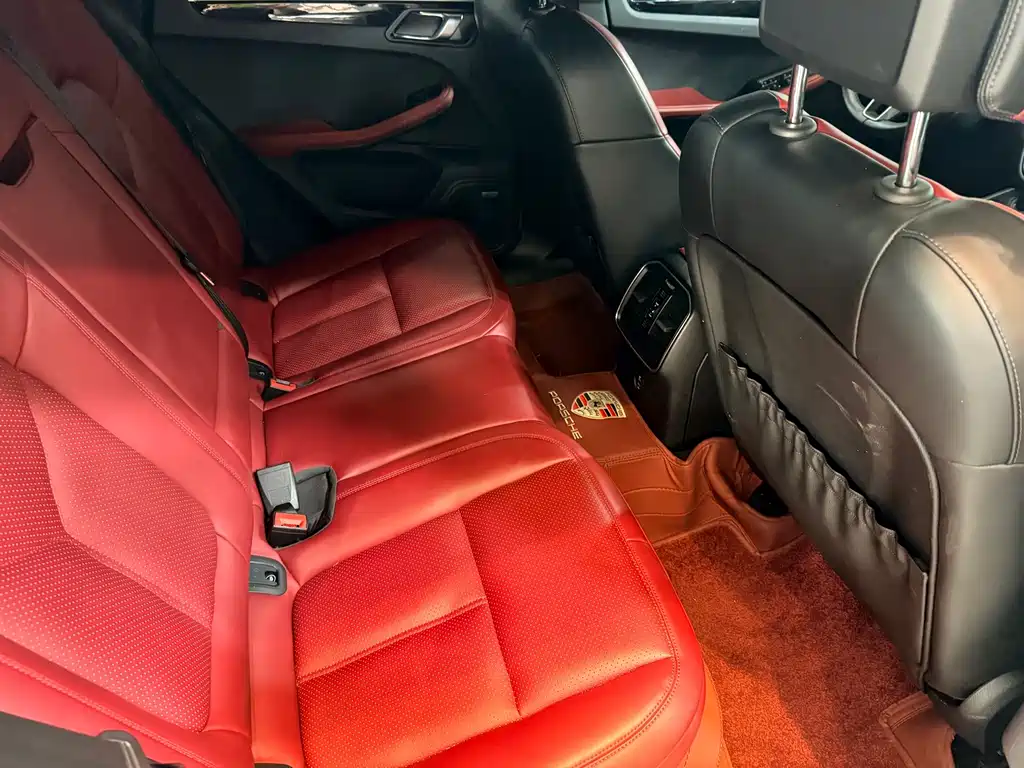Porsche Macan — миниатюра 12