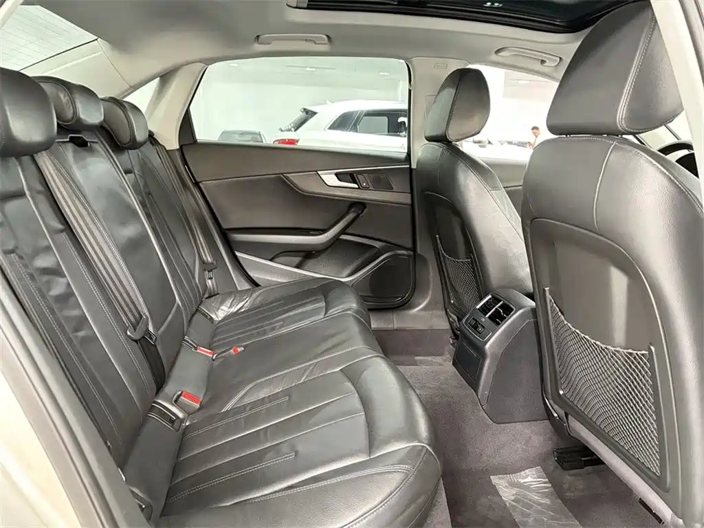 Audi A4L — миниатюра 7
