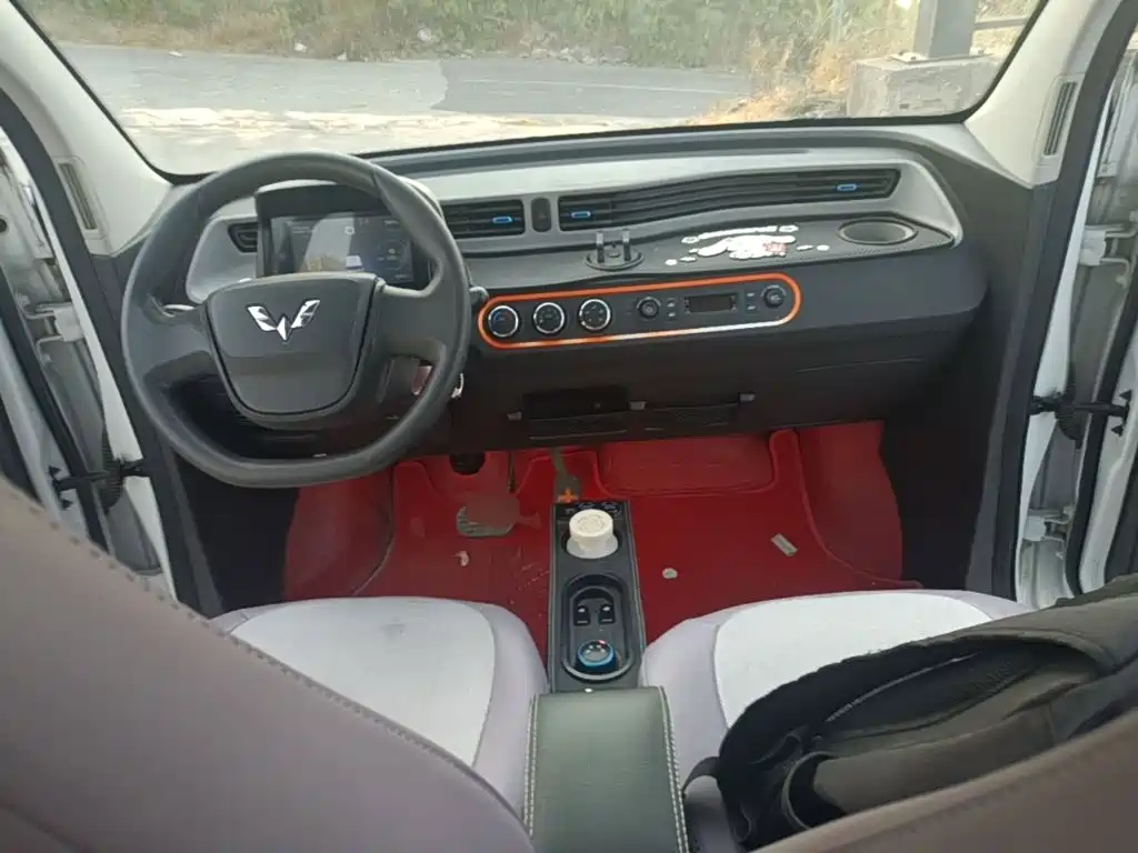 Wuling MINIEV — миниатюра 10