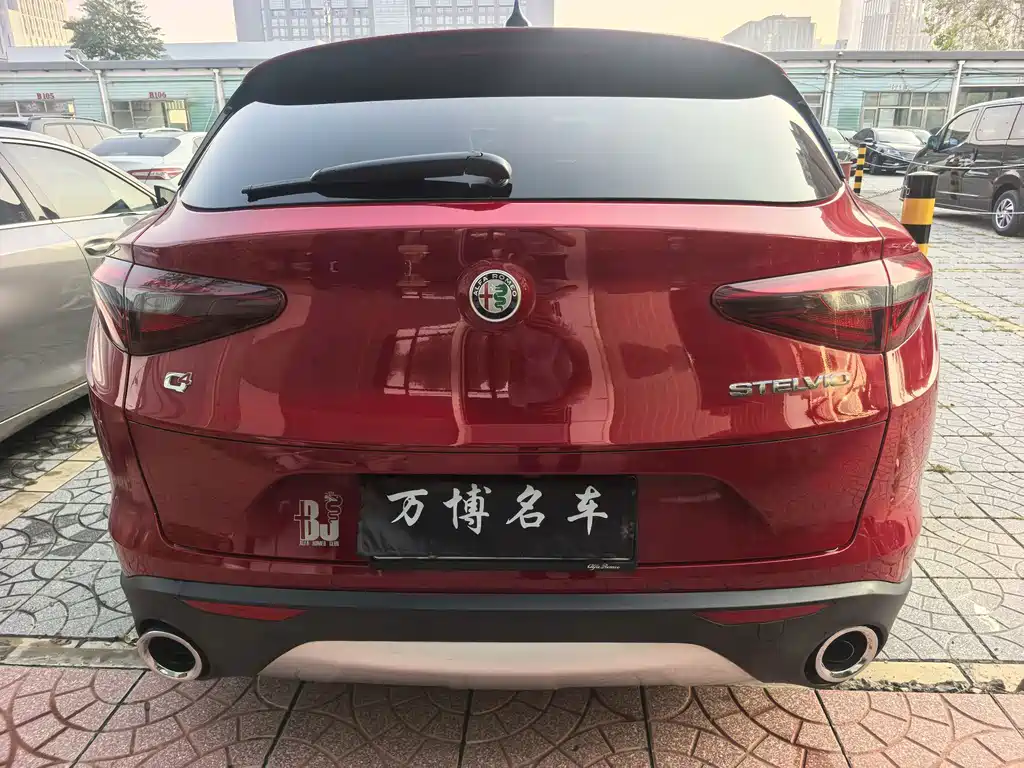 Alfa Romeo Stelvio — миниатюра 10