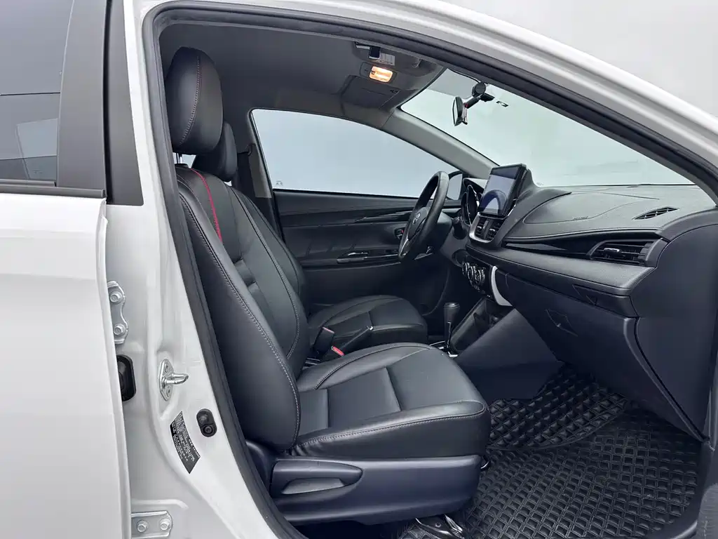 Toyota Yaris L — миниатюра 12