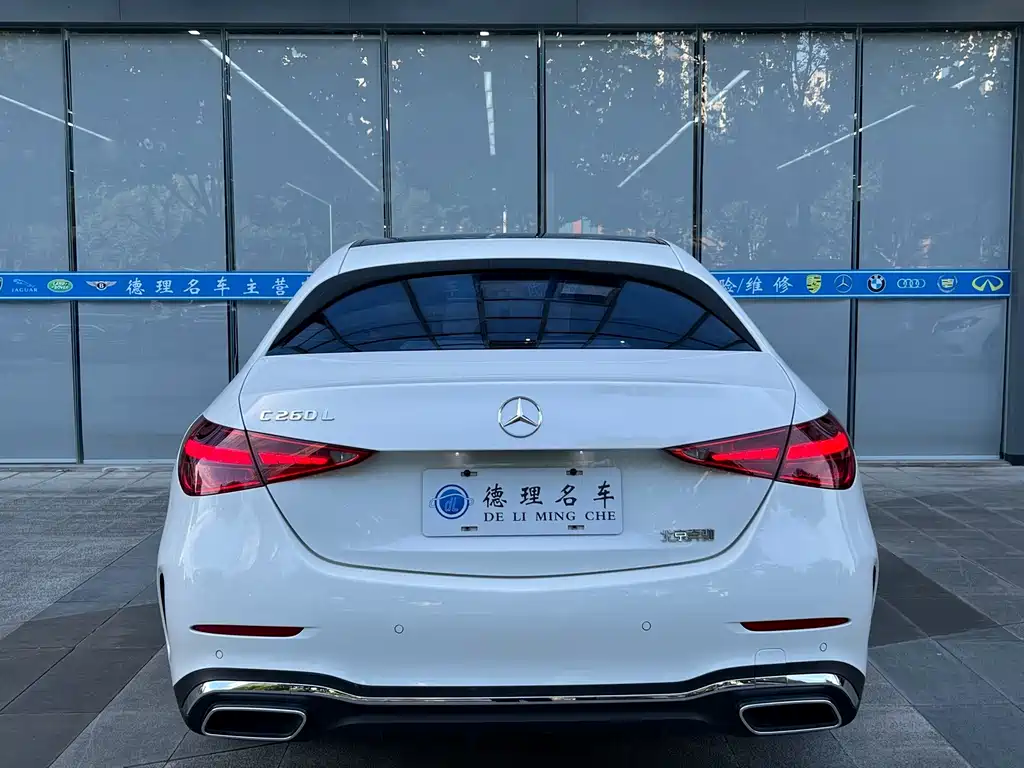 Mercedes-Benz C-Class — миниатюра 13