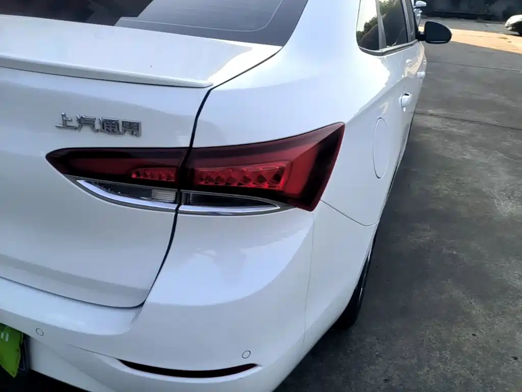 Buick Excelle — миниатюра 8